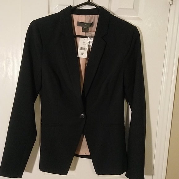 Suzy Shier Jackets & Blazers - NWT Suzy Shier Blazer